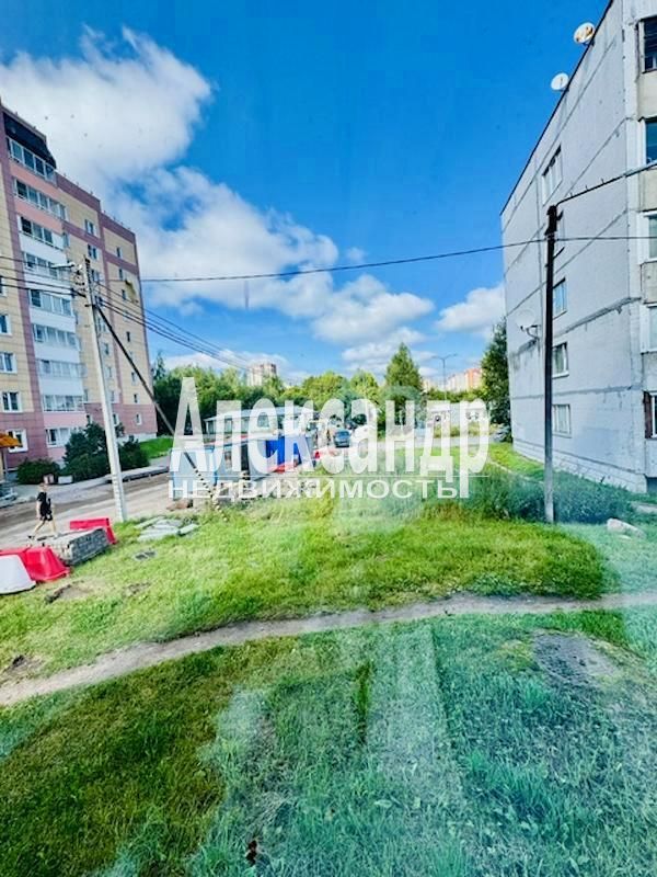 2-комнатная квартира (53м2) на продажу по адресу Ленинградская область, Выборг, улица Аристарха Макарова, 7— фото 13 из 15