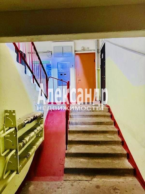2-комнатная квартира (53м2) на продажу по адресу Ленинградская область, Выборг, улица Аристарха Макарова, 7— фото 12 из 15
