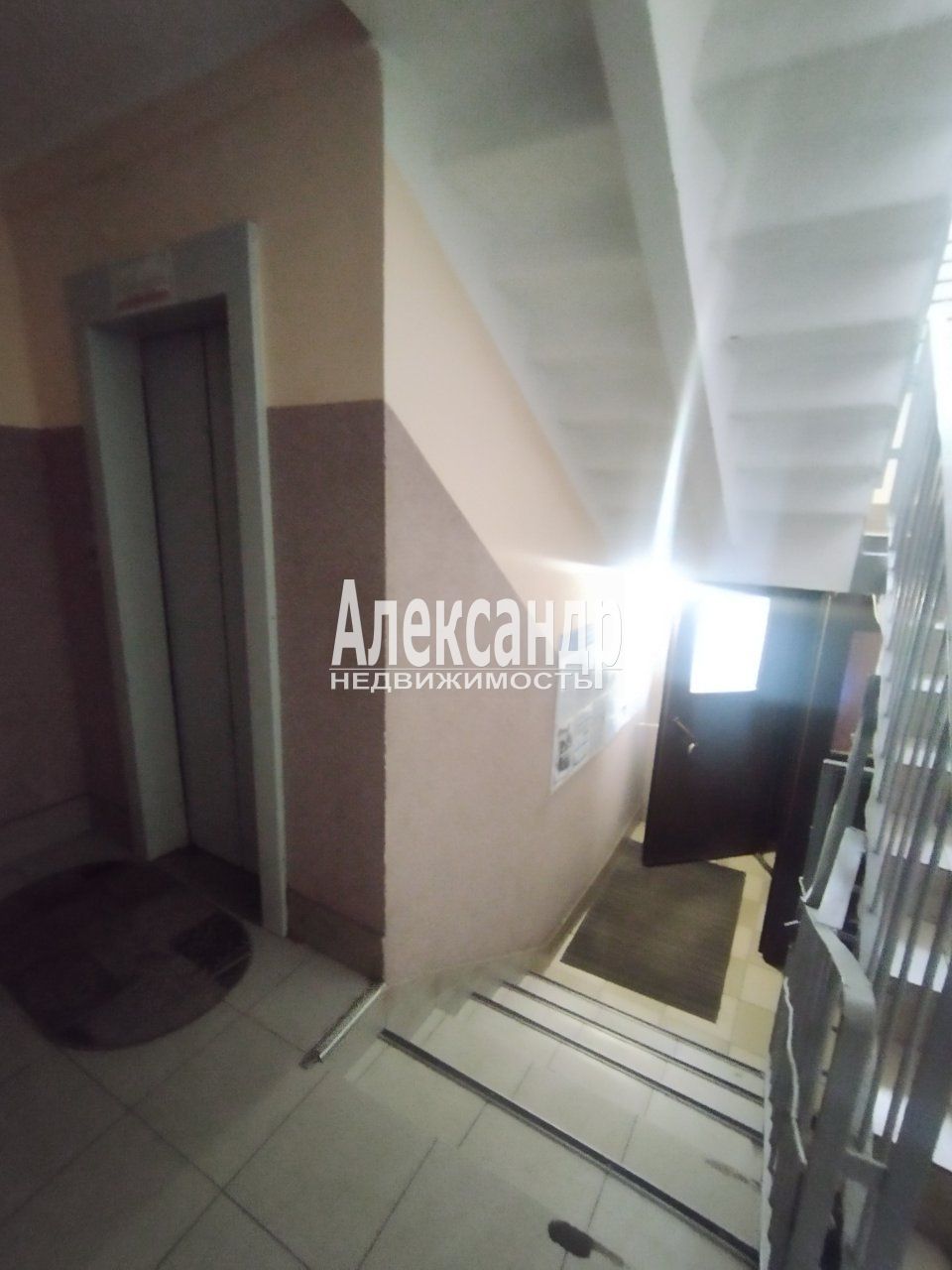 Комната в 2-комнатной квартире (44м2) в аренду по адресу Санкт-Петербург, Серебристый бульвар, 12к1— фото 11 из 13
