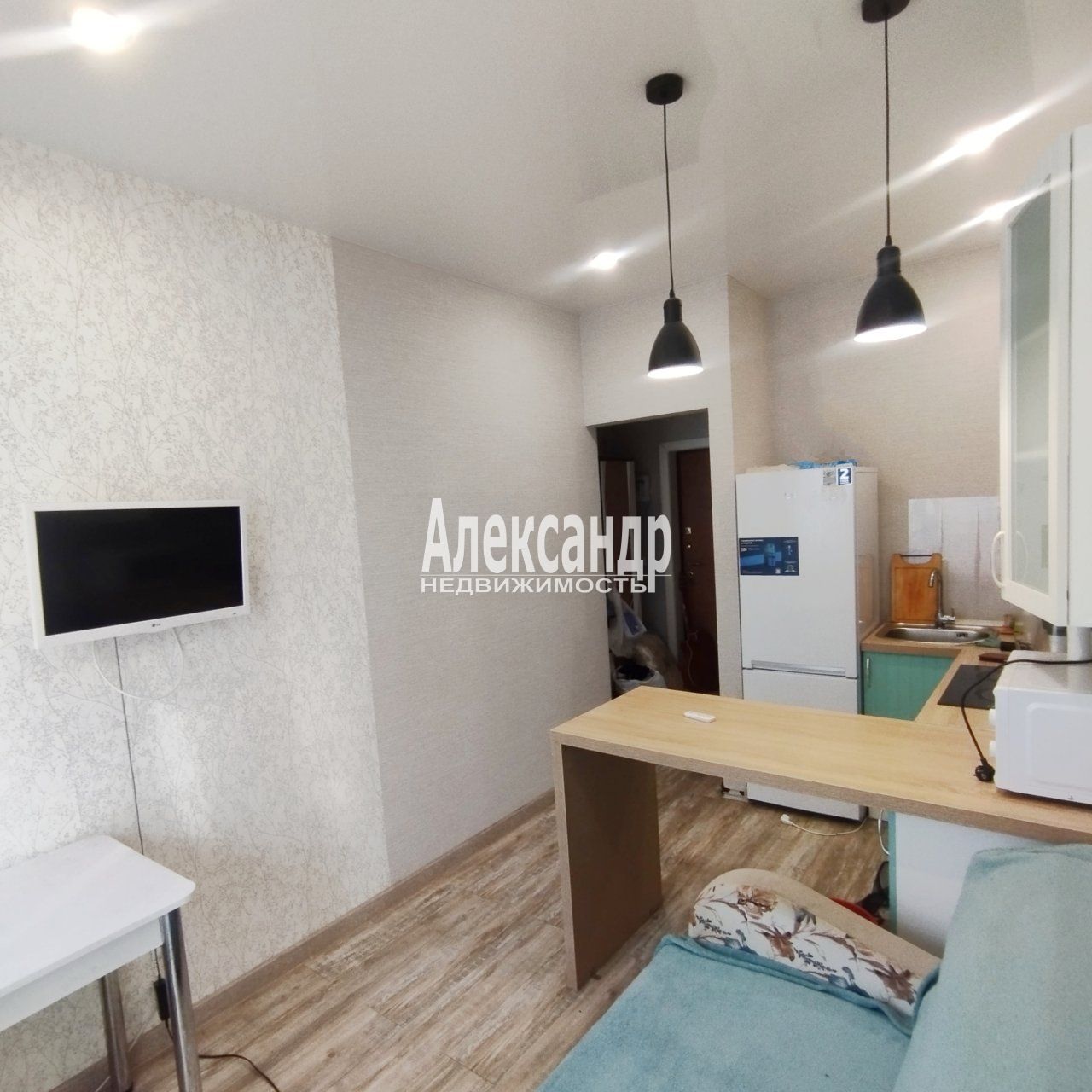 1-комнатная квартира (32м2) в аренду по адресу Ленинградская область, Всеволожский район, Мурино, Охтинская аллея, 8— фото 9 из 22