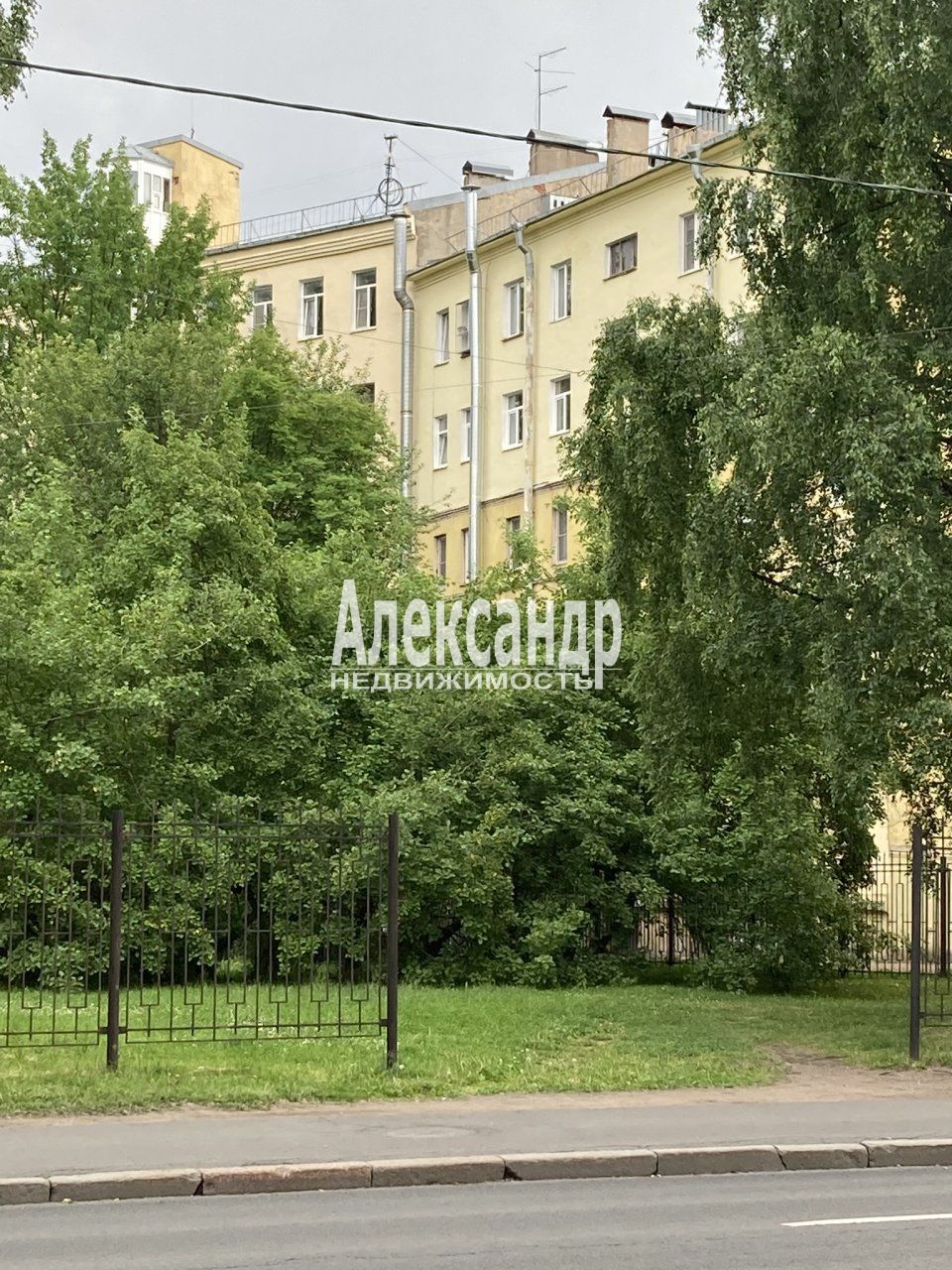 3-комнатная квартира (70м2) на продажу по адресу Санкт-Петербург, улица Александра Матросова, 14— фото 17 из 21