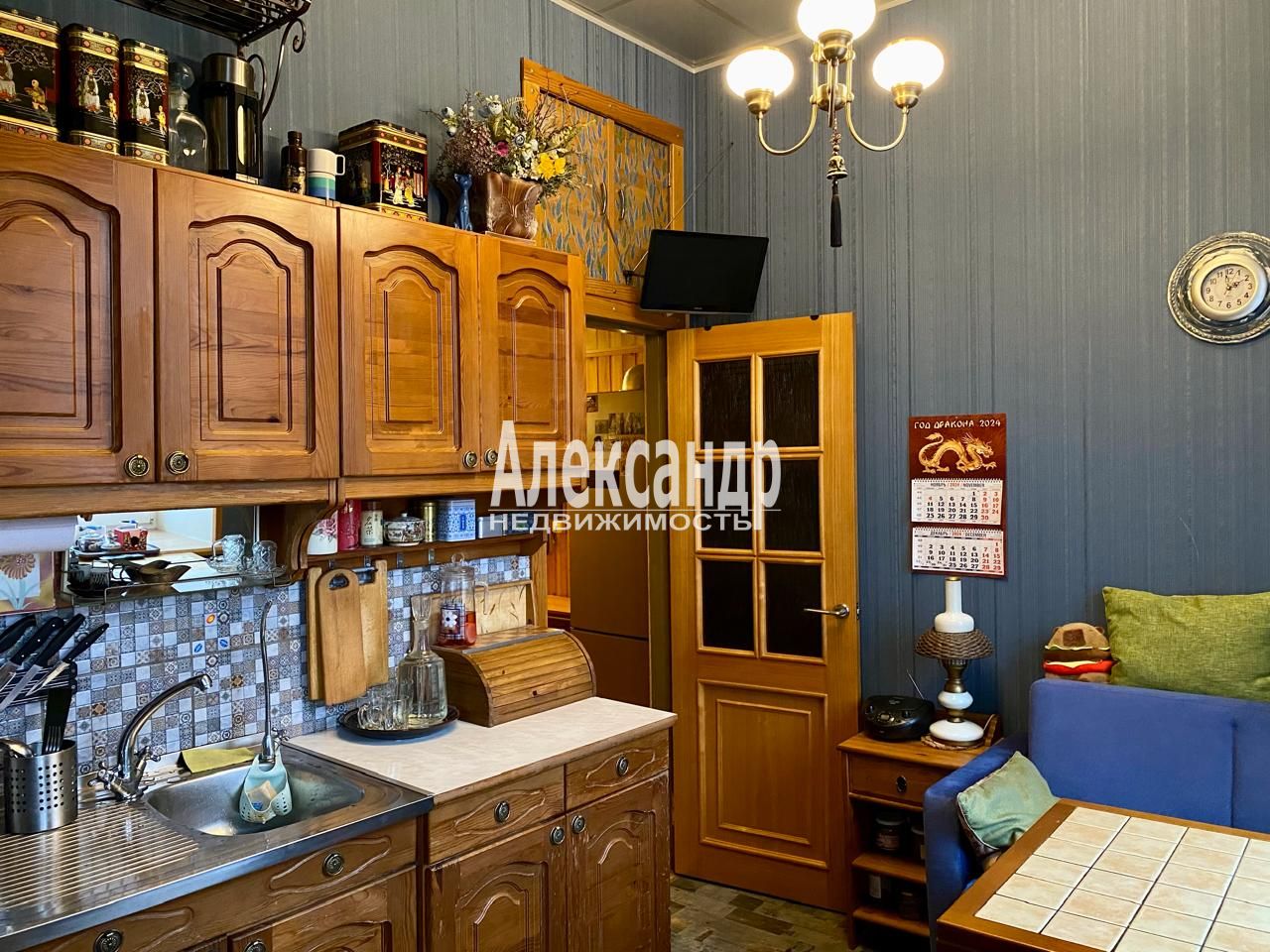 3-комнатная квартира (70м2) на продажу по адресу Санкт-Петербург, улица Александра Матросова, 14— фото 10 из 21