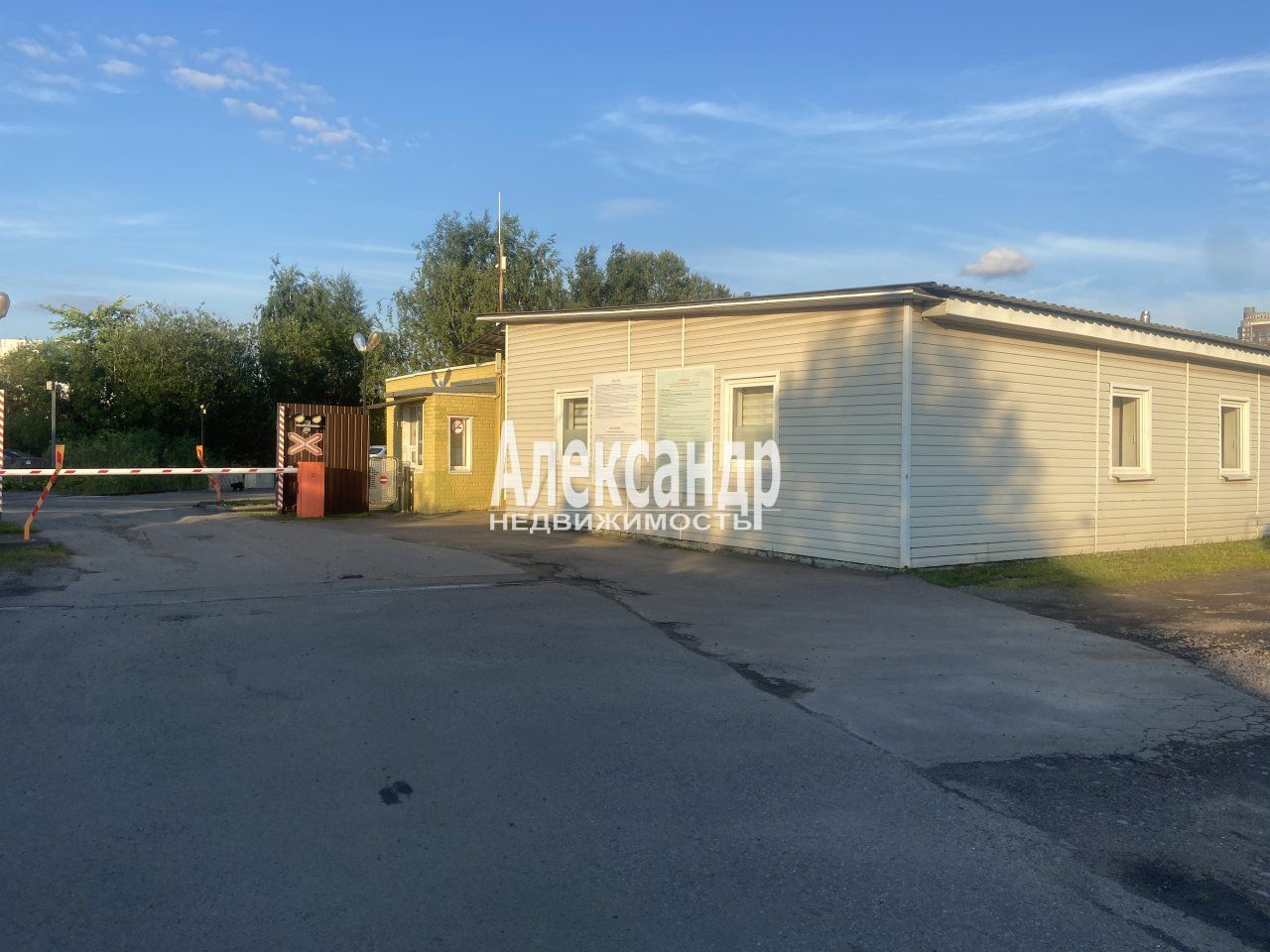 Гараж (18м2) на продажу — фото 3 из 11