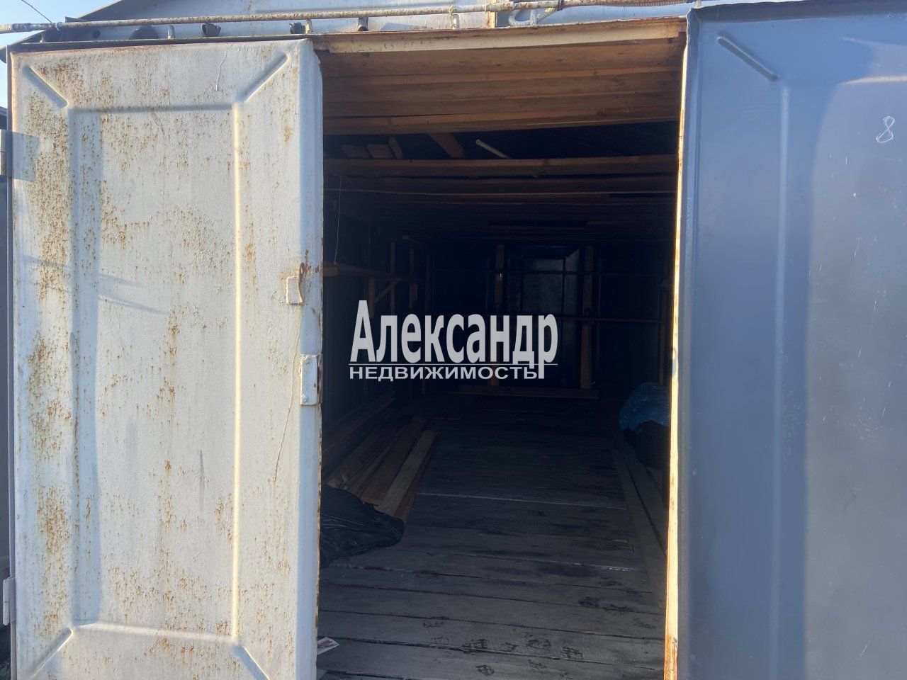 Гараж (18м2) на продажу — фото 9 из 11