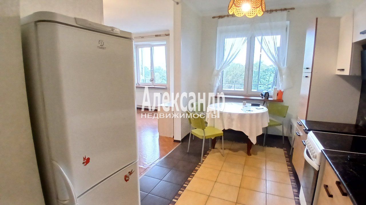 2-комнатная квартира (75м2) на продажу по адресу Санкт-Петербург, Сестрорецк, улица Воскова, 5— фото 3 из 18