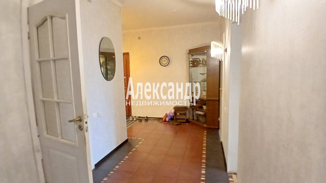 2-комнатная квартира (75м2) на продажу по адресу Санкт-Петербург, Сестрорецк, улица Воскова, 5— фото 8 из 18