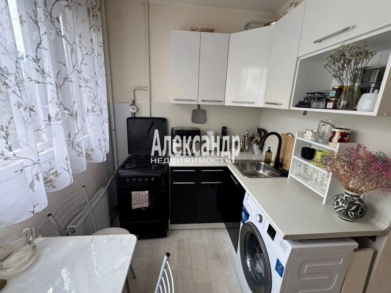 3-комнатная квартира (62м2) на продажу по адресу Санкт-Петербург, улица Кустодиева, 2— фото 7 из 16