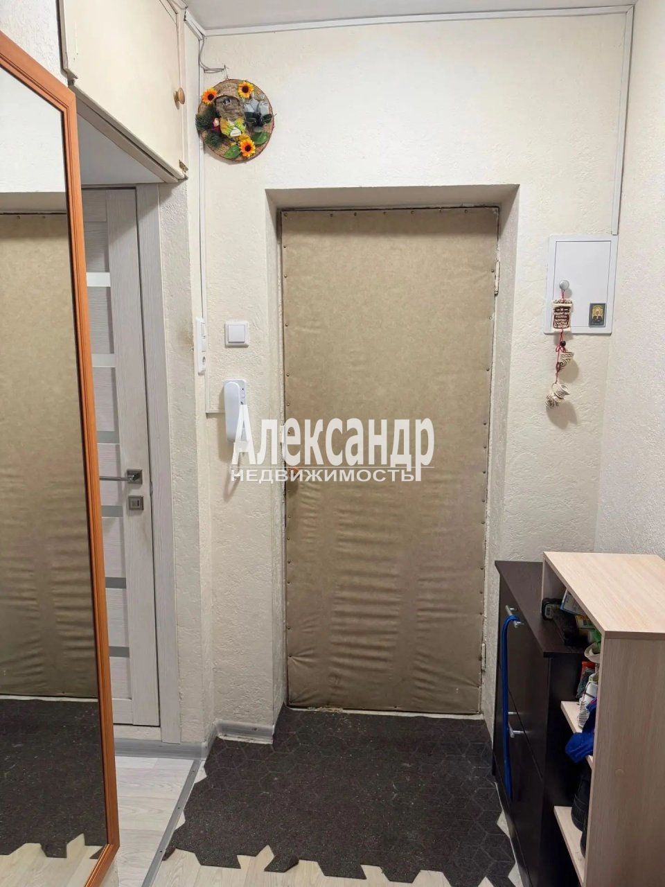 3-комнатная квартира (62м2) на продажу по адресу Санкт-Петербург, улица Кустодиева, 2— фото 12 из 16