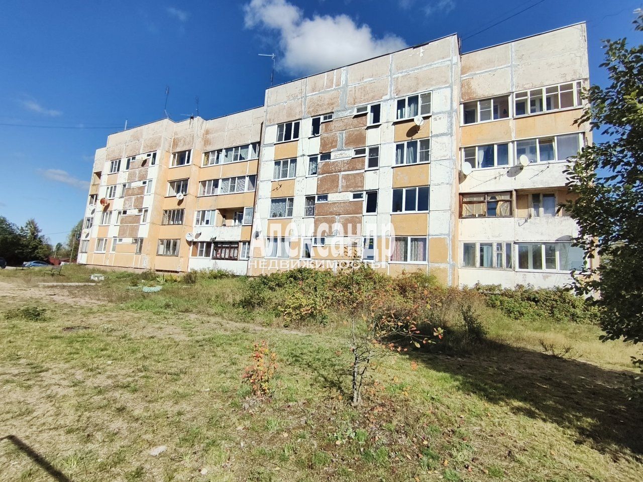 2-комнатная квартира (59м2) на продажу по адресу Ленинградская область, Выборгский район, Гончаровское сельское поселение, посёлок Житково, Центральная улица, 32— фото 1 из 19