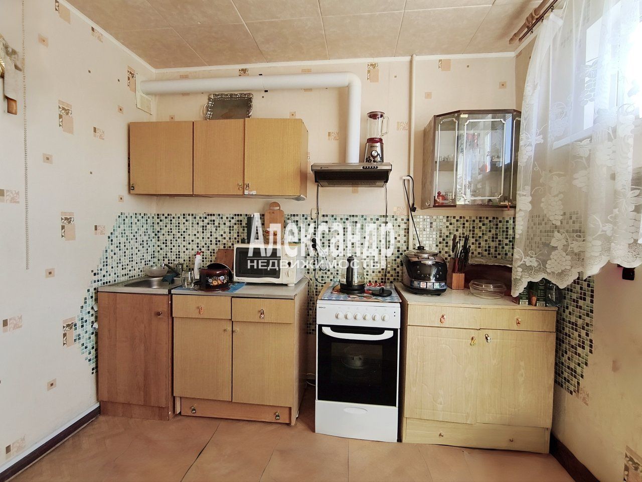 2-комнатная квартира (59м2) на продажу по адресу Ленинградская область, Выборгский район, Гончаровское сельское поселение, посёлок Житково, Центральная улица, 32— фото 2 из 19