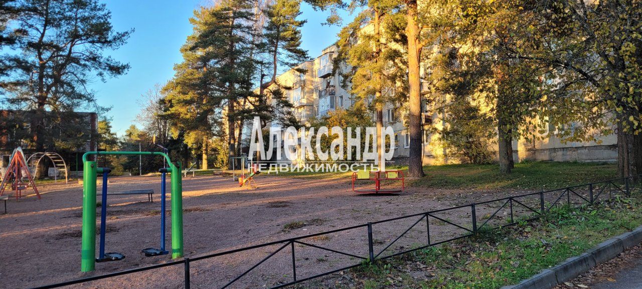 2-комнатная квартира (51м2) на продажу по адресу Ленинградская область, Выборгский район, Приморское городское поселение, посёлок Глебычево, улица Мира, 4, подъезд 4— фото 29 из 33