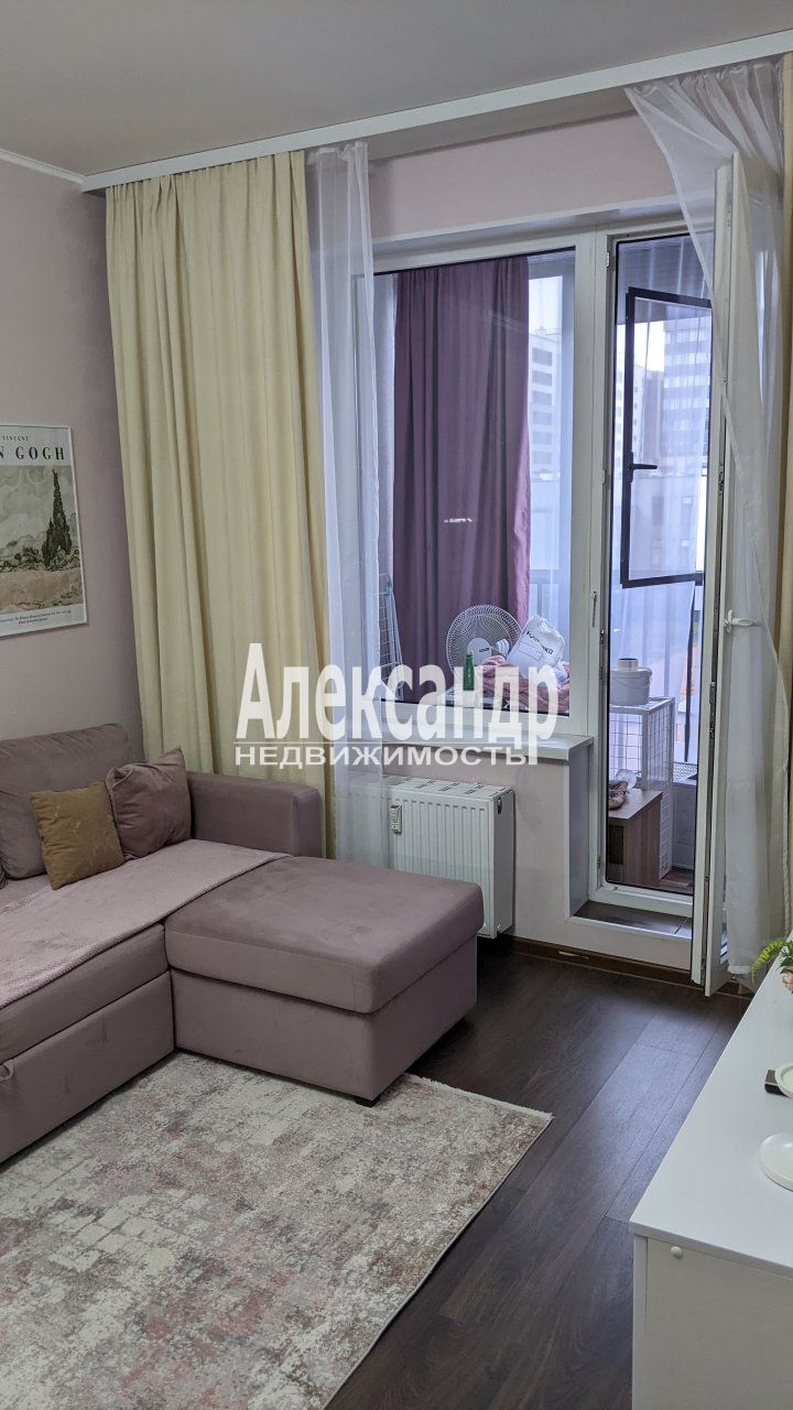 1-комнатная квартира (36м2) на продажу по адресу Санкт-Петербург, Торфяная дорога, 15к3— фото 6 из 25