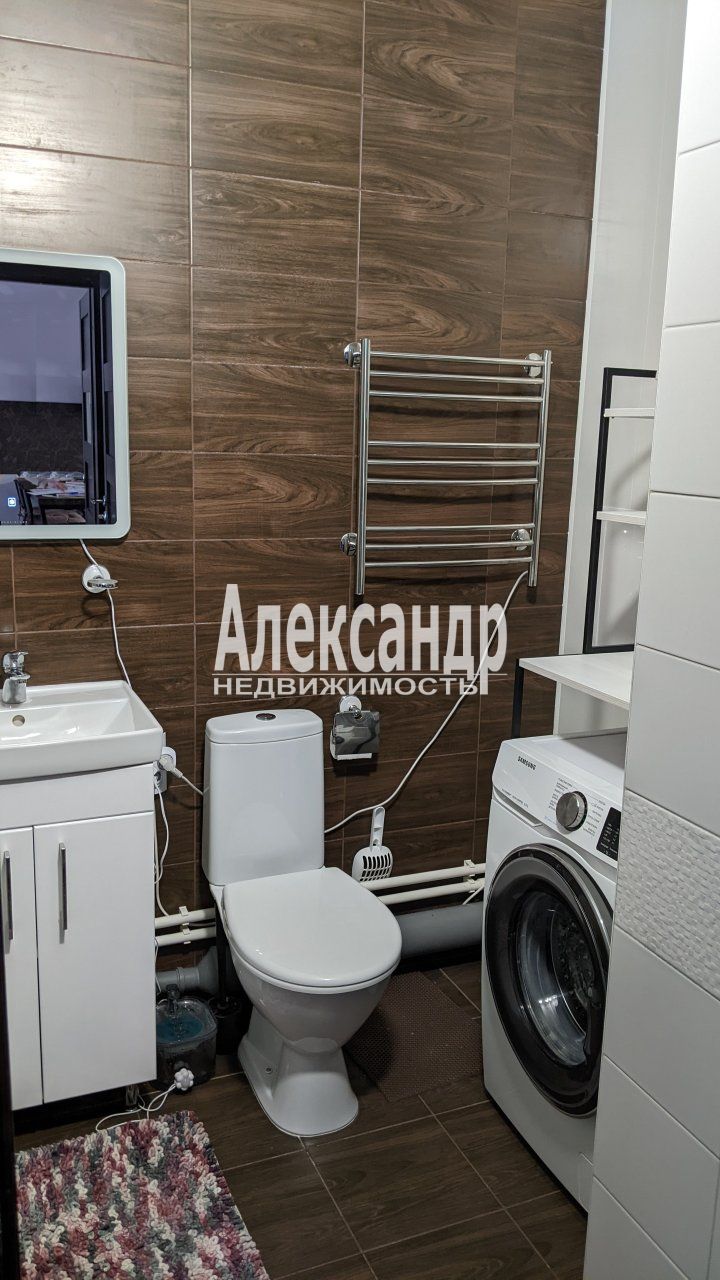 1-комнатная квартира (36м2) на продажу по адресу Санкт-Петербург, Торфяная дорога, 15к3— фото 15 из 25