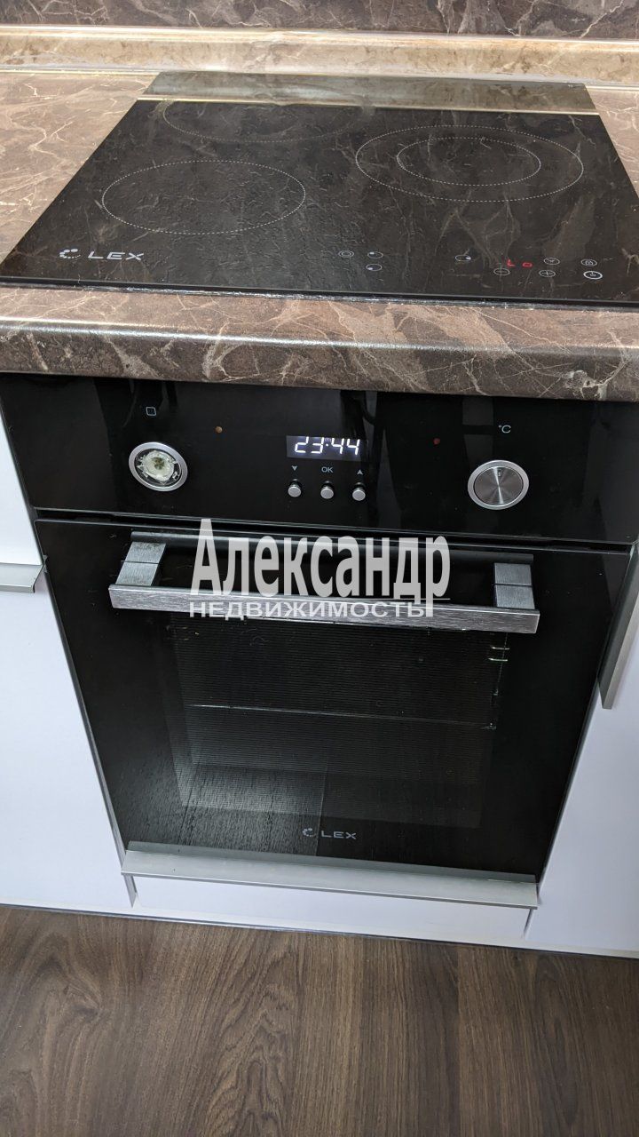 1-комнатная квартира (36м2) на продажу по адресу Санкт-Петербург, Торфяная дорога, 15к3— фото 11 из 25