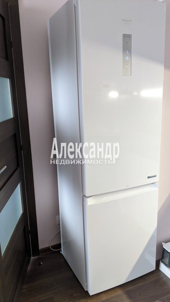 1-комнатная квартира (36м2) на продажу по адресу Санкт-Петербург, Торфяная дорога, 15к3— фото 12 из 25