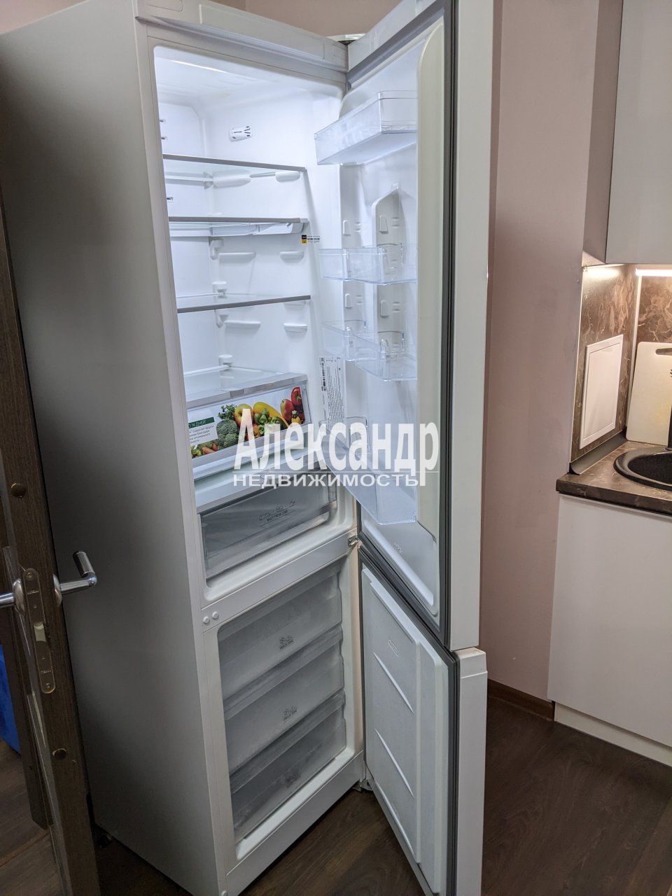 1-комнатная квартира (36м2) на продажу по адресу Санкт-Петербург, Торфяная дорога, 15к3— фото 13 из 25