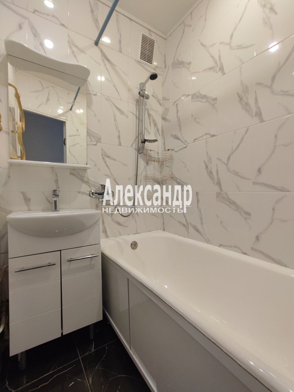 1-комнатная квартира (31м2) на продажу по адресу Санкт-Петербург, улица Козлова, 19к2— фото 12 из 25