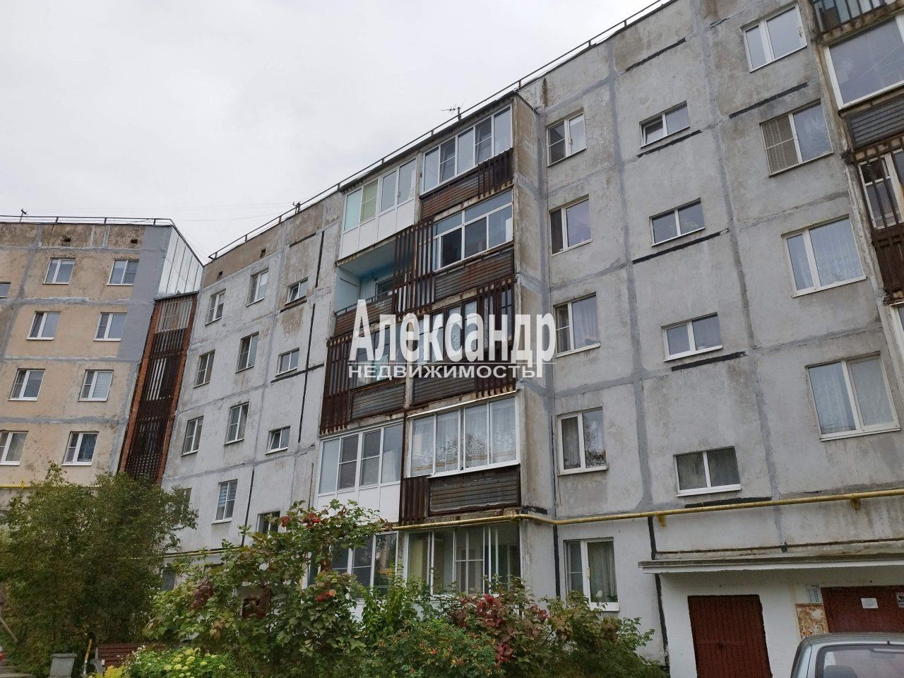 1-комнатная квартира (39м2) на продажу по адресу Ленинградская область, Выборг, улица Гагарина, 39— фото 1 из 12