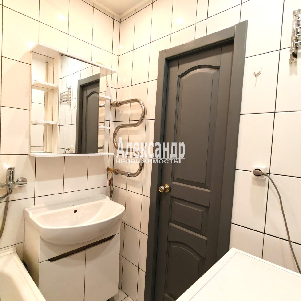 3-комнатная квартира (68м2) на продажу по адресу Санкт-Петербург, Школьная улица, 114к2— фото 28 из 37