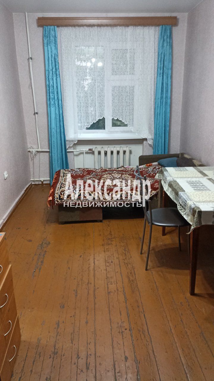 Комната в 3-комнатной квартире (70м2) в аренду по адресу Санкт-Петербург, Фарфоровская улица, 18— фото 1 из 9