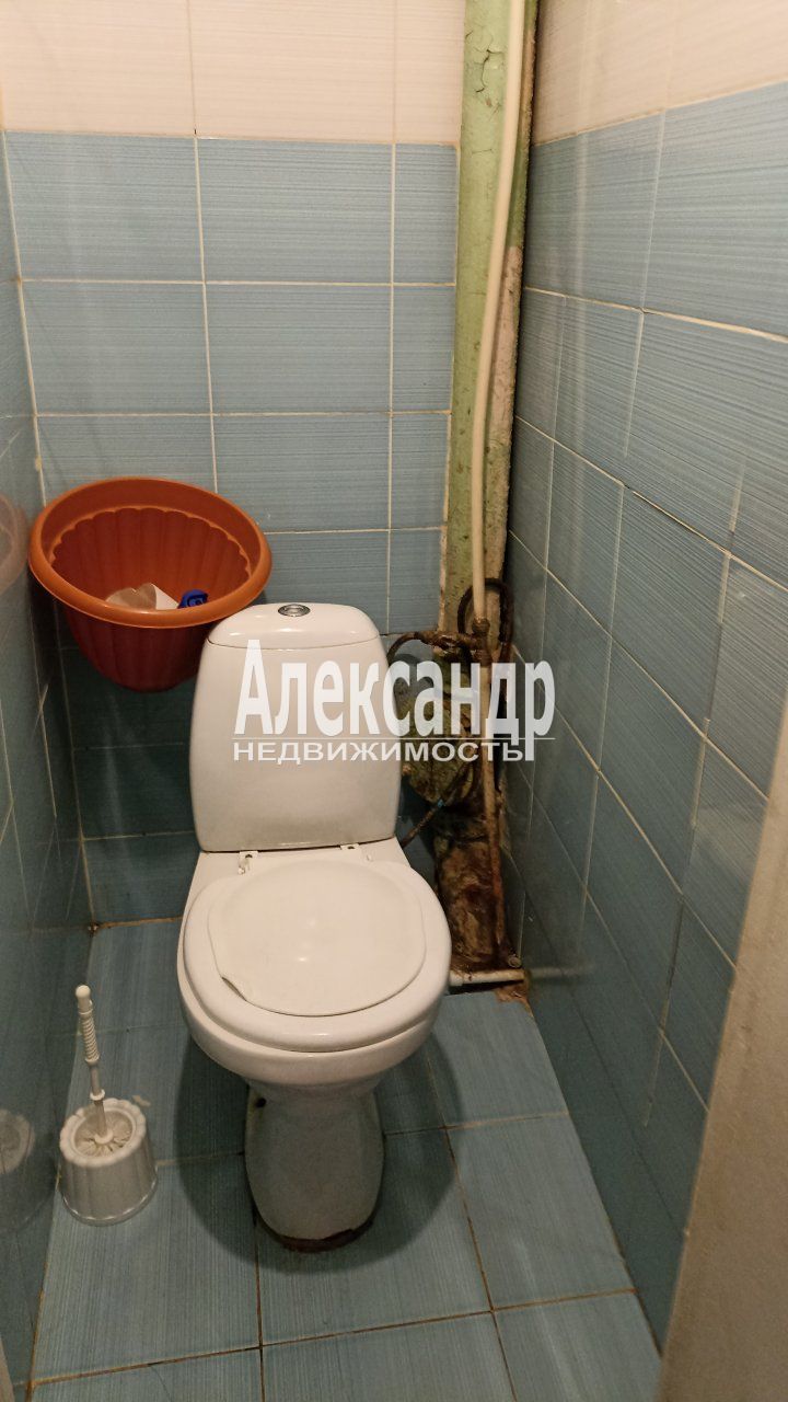 Комната в 3-комнатной квартире (70м2) в аренду по адресу Санкт-Петербург, Фарфоровская улица, 18— фото 8 из 9