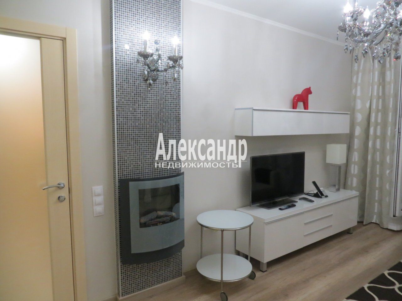 2-комнатная квартира (52м2) на продажу по адресу Санкт-Петербург, проспект Авиаконструкторов, 18к1— фото 3 из 19