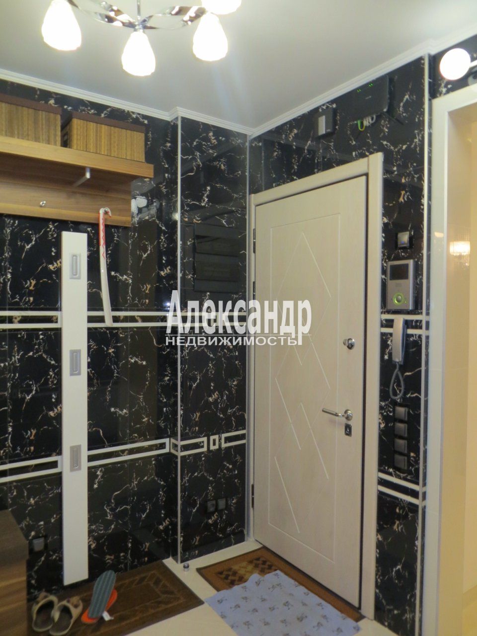 2-комнатная квартира (52м2) на продажу по адресу Санкт-Петербург, проспект Авиаконструкторов, 18к1— фото 11 из 19