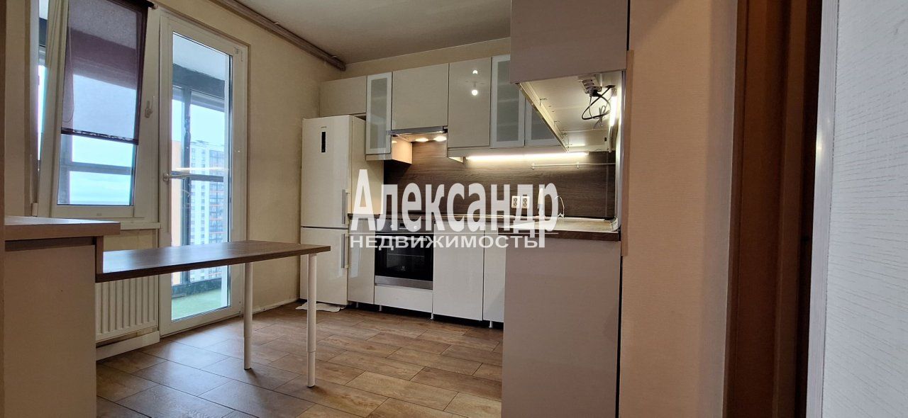 3-комнатная квартира (77м2) на продажу по адресу Санкт-Петербург, Приморский район, ул Лидии Зверевой, дом 3 кор 3 стр 1— фото 3 из 20