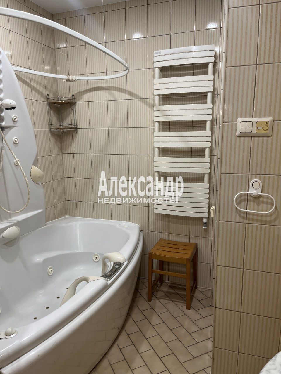3-комнатная квартира (90м2) в аренду по адресу Санкт-Петербург, Диагональная улица, 6— фото 14 из 17