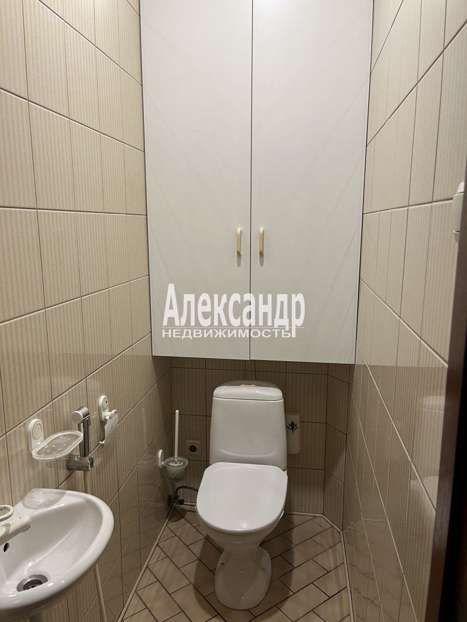 3-комнатная квартира (90м2) в аренду по адресу Санкт-Петербург, Диагональная улица, 6— фото 15 из 17