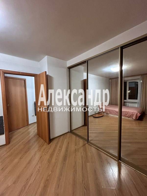1-комнатная квартира (31м2) на продажу по адресу Санкт-Петербург, проспект Космонавтов, 21к1— фото 7 из 16