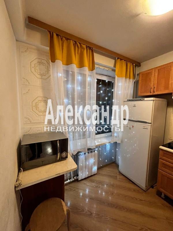 1-комнатная квартира (31м2) на продажу по адресу Санкт-Петербург, проспект Космонавтов, 21к1— фото 10 из 16