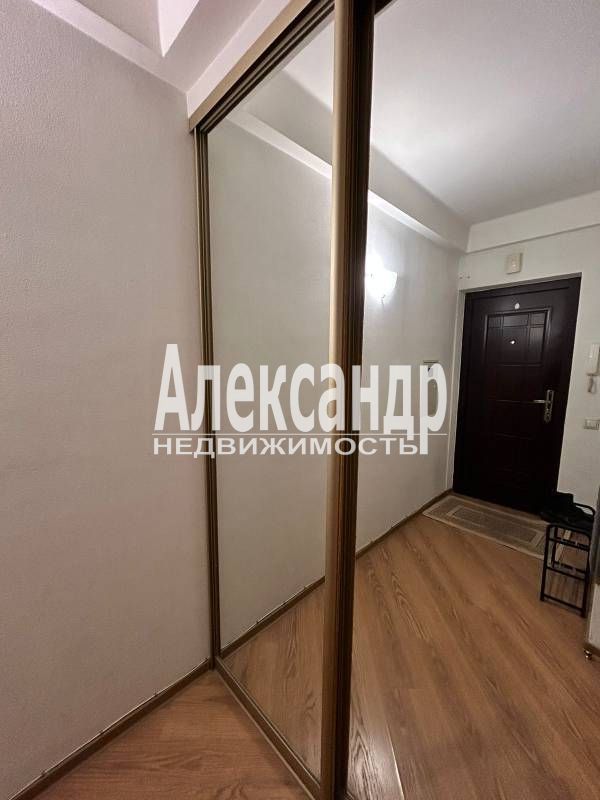 1-комнатная квартира (31м2) на продажу по адресу Санкт-Петербург, проспект Космонавтов, 21к1— фото 9 из 16
