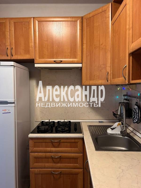 1-комнатная квартира (31м2) на продажу по адресу Санкт-Петербург, проспект Космонавтов, 21к1— фото 12 из 16