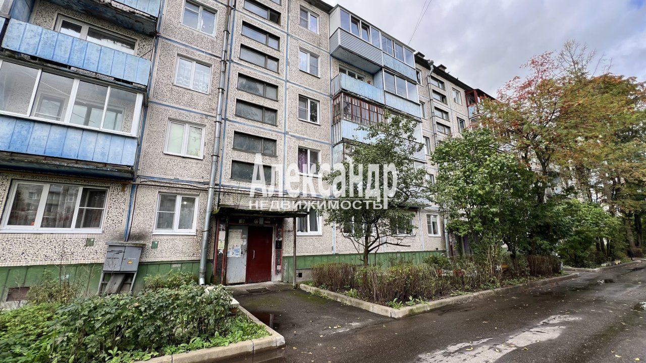 2-комнатная квартира (43м2) на продажу по адресу Ленинградская область, Выборгский район, Светогорск, улица Коробицына, 7— фото 1 из 28