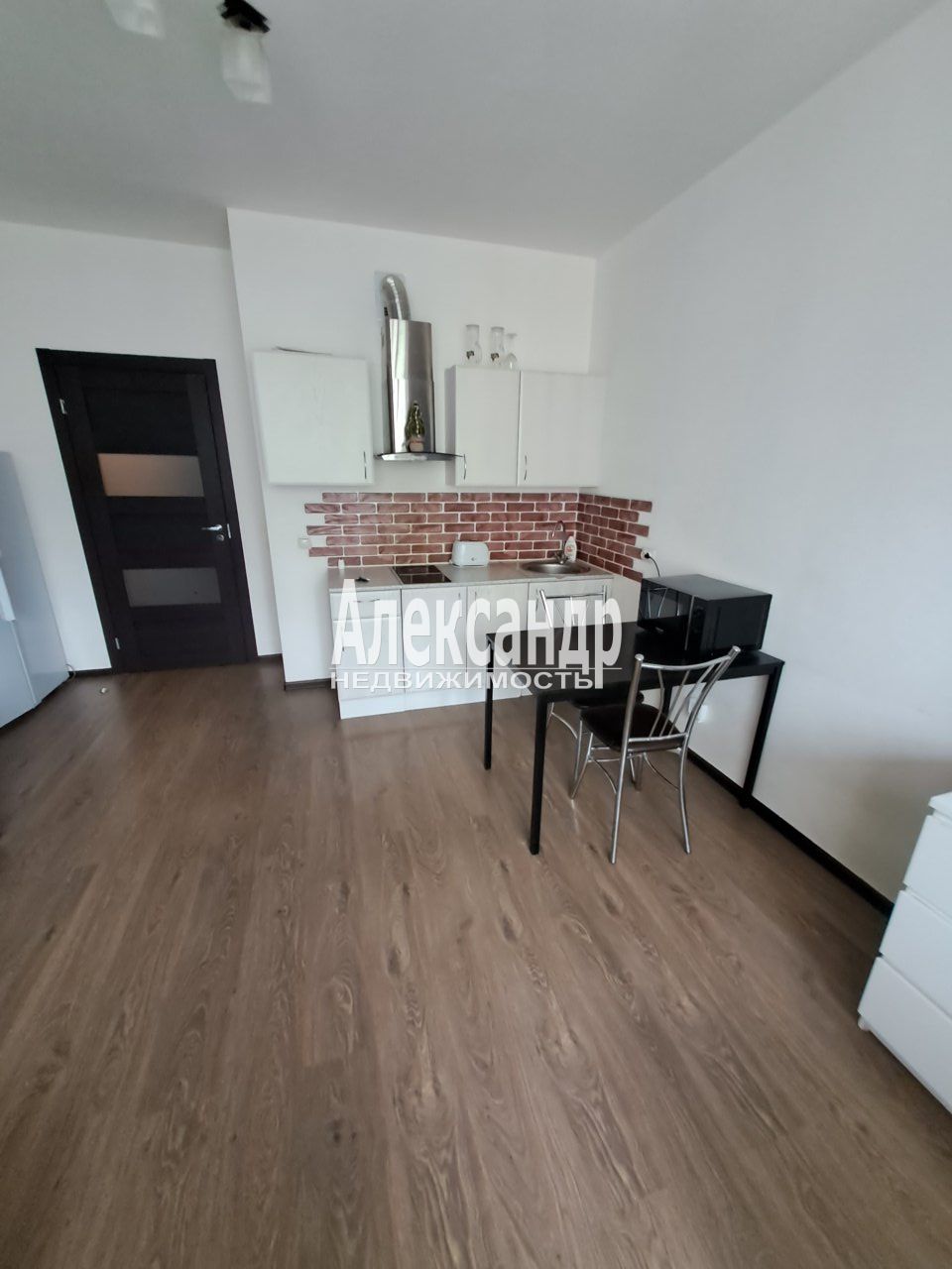 Студия (30м2) в аренду — фото 1 из 11