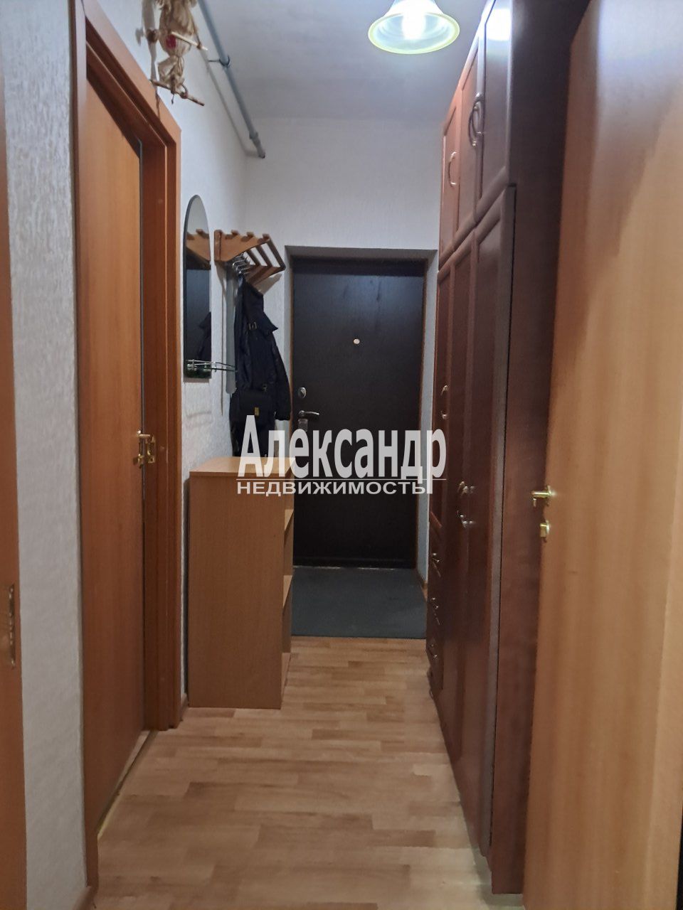 2-комнатная квартира (47м2) в аренду по адресу Санкт-Петербург, проспект Тореза, 77к3Б, подъезд 1— фото 16 из 21