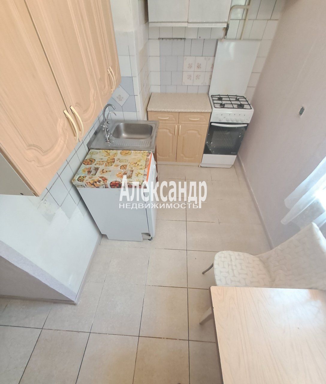 3-комнатная квартира (62м2) в аренду по адресу Санкт-Петербург, улица Олеко Дундича, 19к1— фото 11 из 22