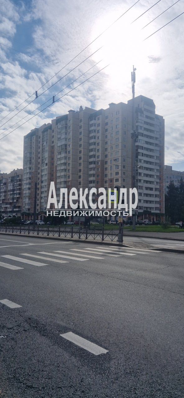 2-комнатная квартира (62м2) на продажу по адресу Санкт-Петербург, Комендантский проспект, 16к1, подъезд 1— фото 1 из 17