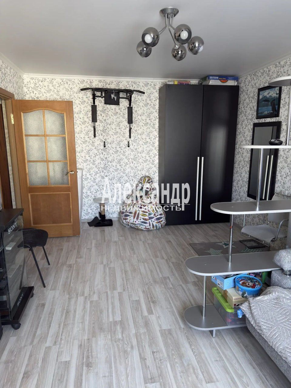 2-комнатная квартира (62м2) на продажу по адресу Санкт-Петербург, Комендантский проспект, 16к1, подъезд 1— фото 7 из 17
