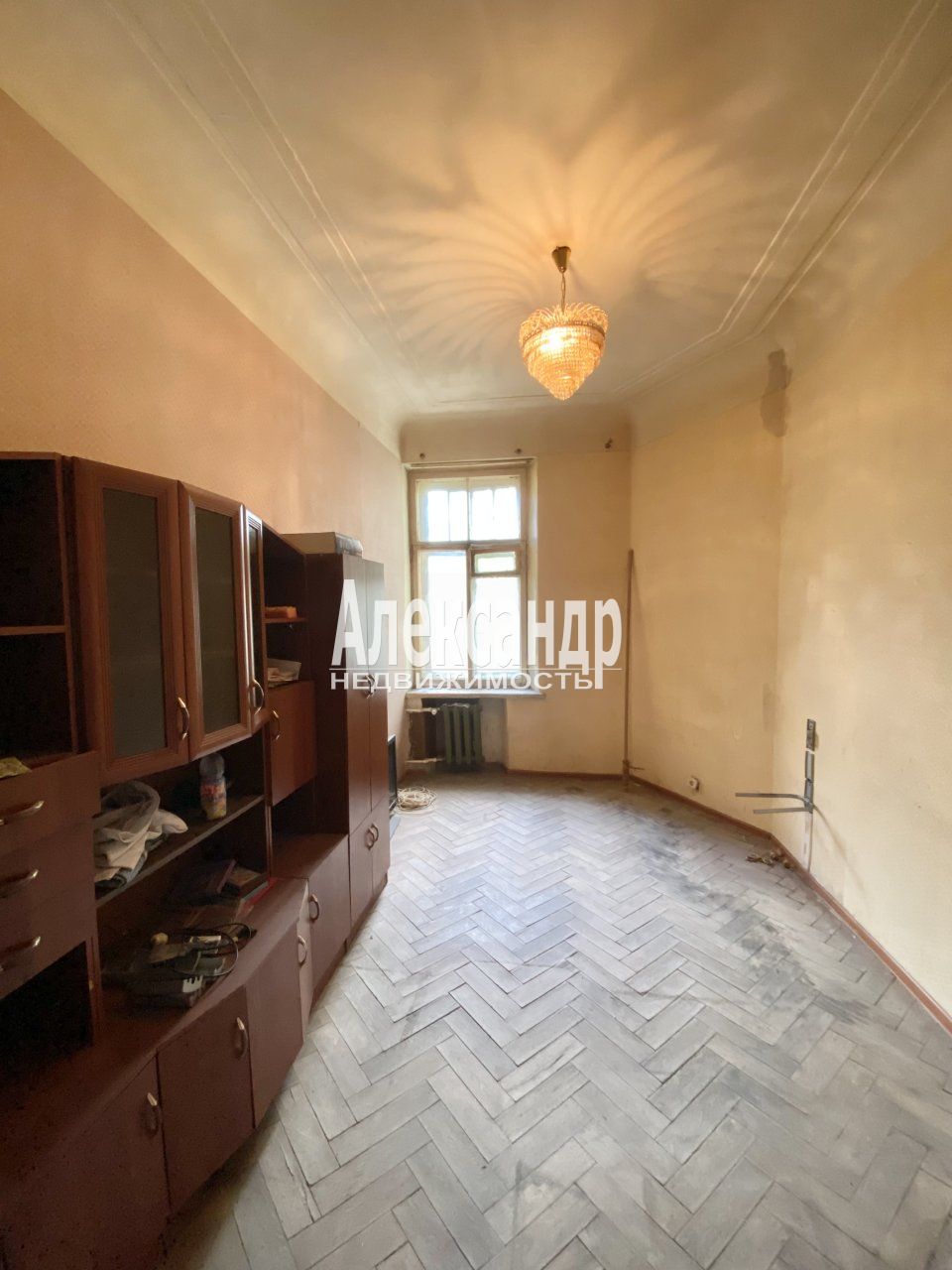 Комната в 6-комнатной квартире (186м2) на продажу по адресу Санкт-Петербург, улица Академика Лебедева, 12— фото 1 из 24