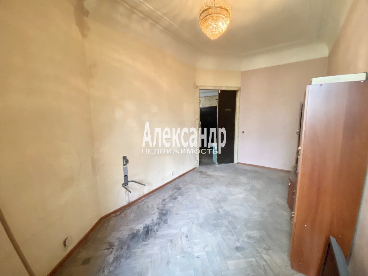 Комната в 6-комнатной квартире (186м2) на продажу по адресу Санкт-Петербург, улица Академика Лебедева, 12— фото 4 из 24