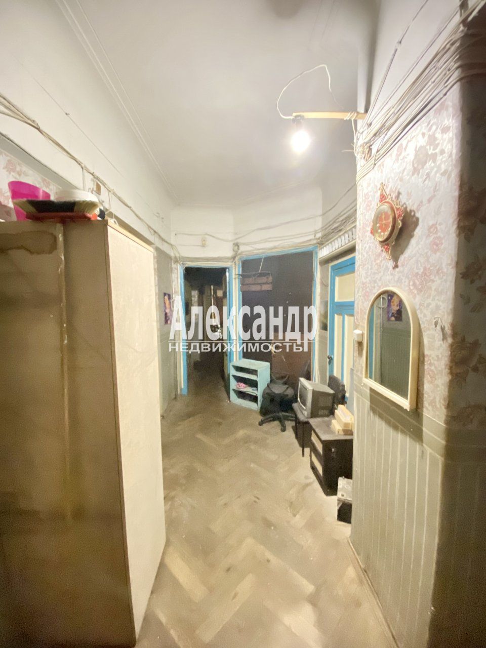Комната в 6-комнатной квартире (186м2) на продажу по адресу Санкт-Петербург, улица Академика Лебедева, 12— фото 8 из 24