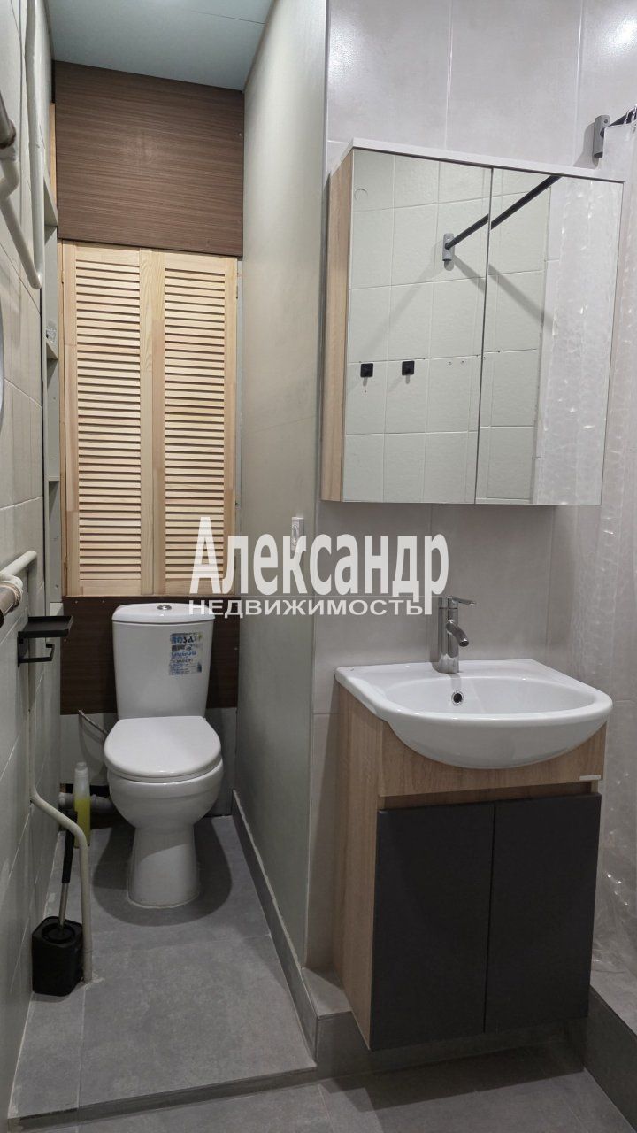 3-комнатная квартира (72м2) в аренду по адресу Санкт-Петербург, Большая Конюшенная улица, 17— фото 26 из 34