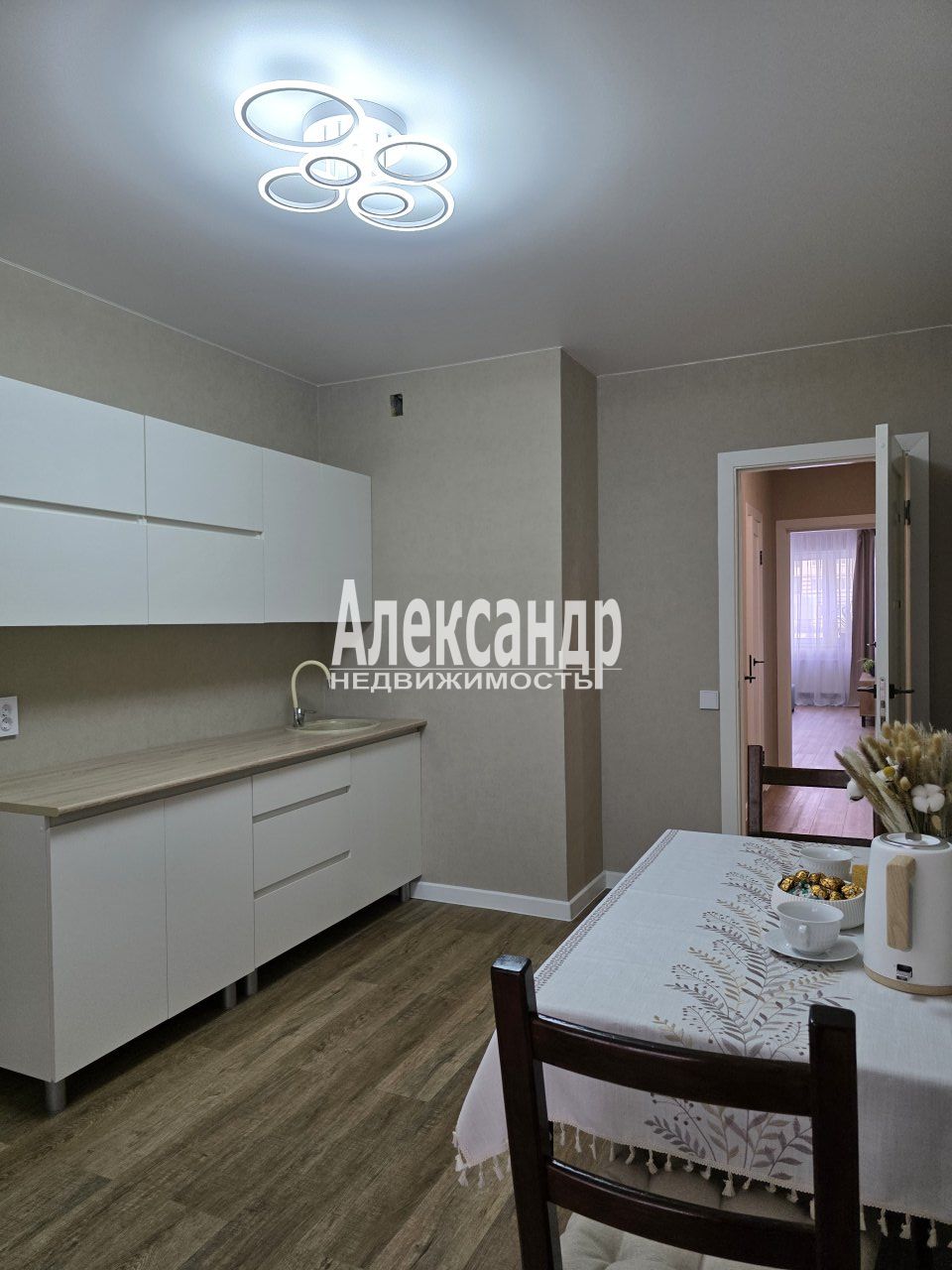 1-комнатная квартира (40м2) в аренду по адресу Ленинградская область, Всеволожский район, Мурино, улица Шоссе в Лаврики, 59к1— фото 7 из 25