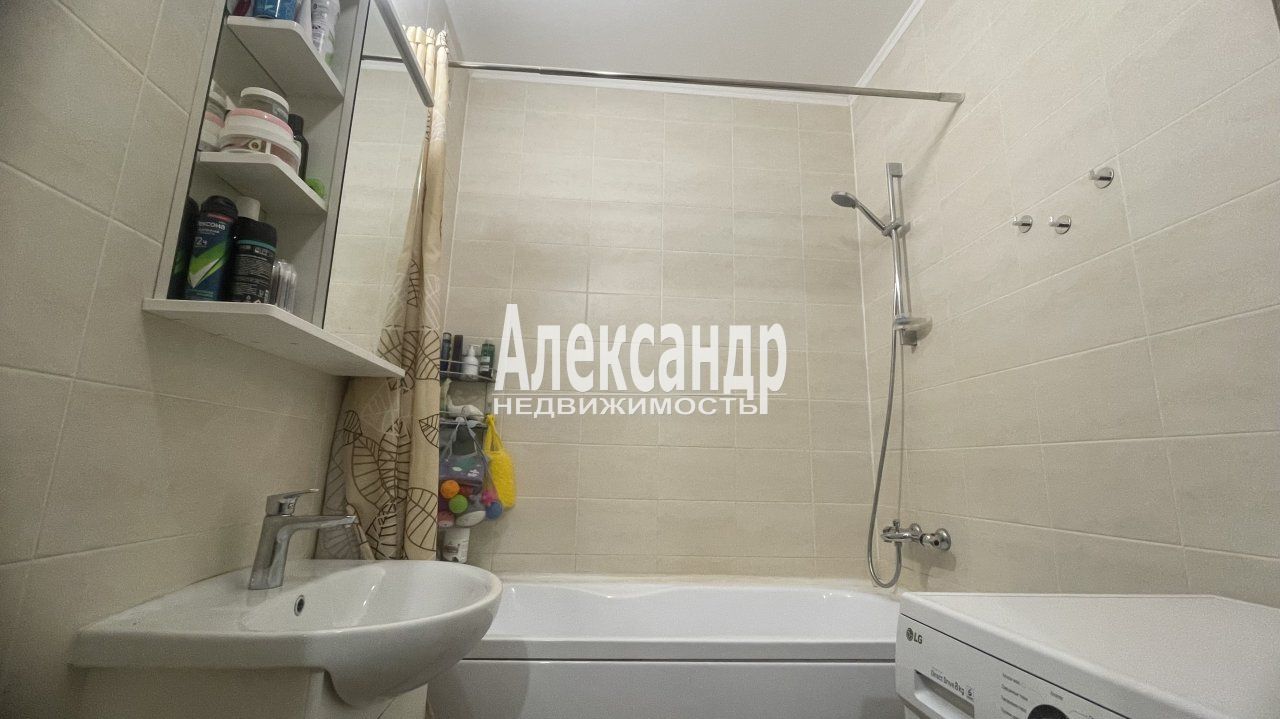 2-комнатная квартира (63м2) на продажу по адресу Санкт-Петербург, Богословская улица, 4к1— фото 10 из 21