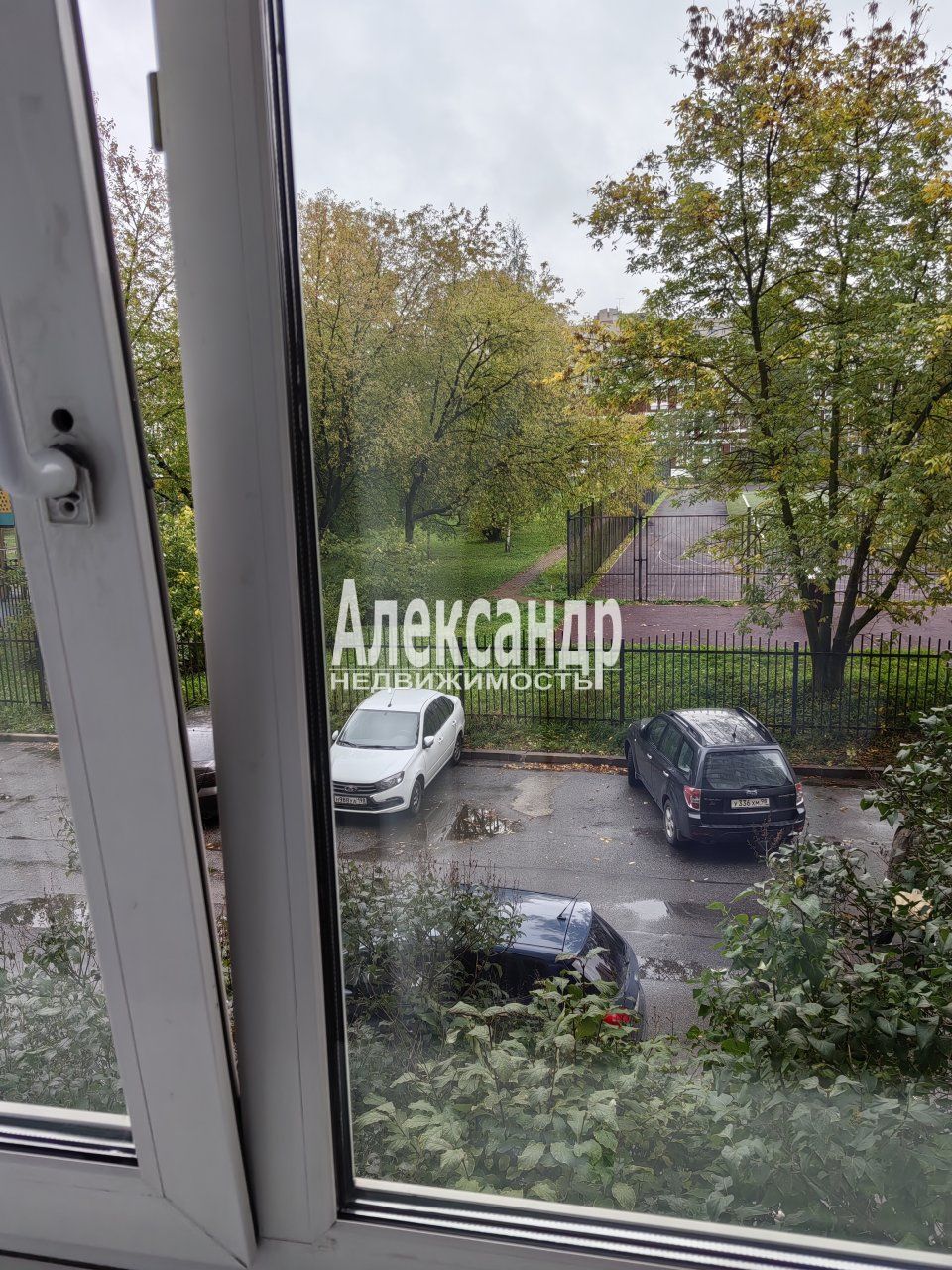 1-комнатная квартира (33м2) на продажу по адресу Санкт-Петербург, улица Десантников, 12к1— фото 13 из 17