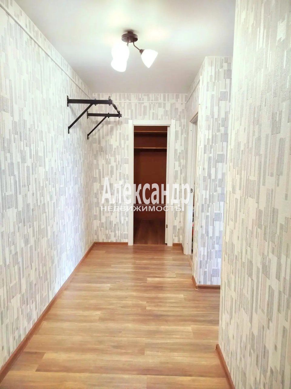 1-комнатная квартира (43м2) на продажу по адресу Ленинградская область, Всеволожский район, Агалатовское сельское поселение, деревня Вартемяги, улица Ветеранов, 15— фото 2 из 18
