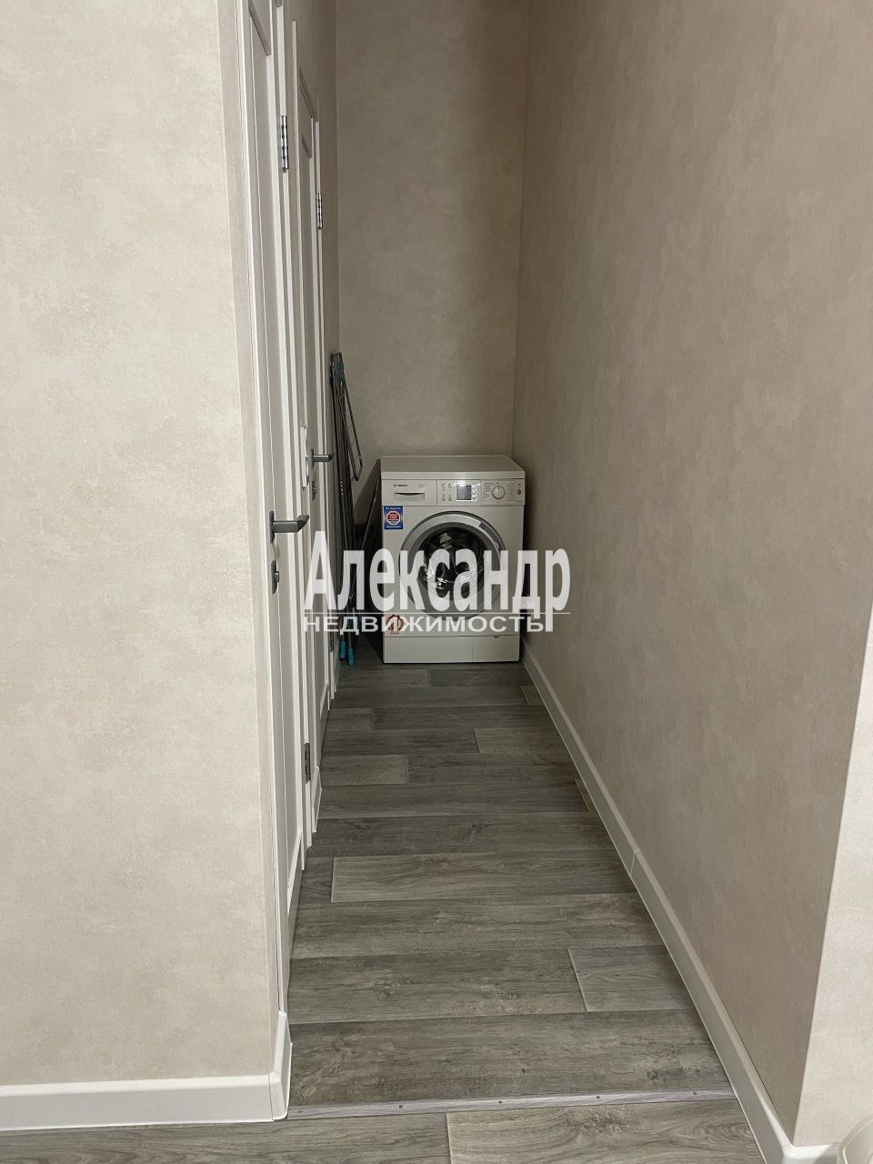 2-комнатная квартира (59м2) в аренду по адресу Санкт-Петербург, улица Ушинского, 33к3— фото 14 из 23