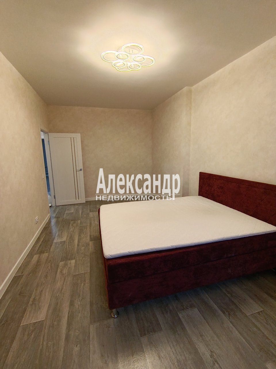2-комнатная квартира (59м2) в аренду по адресу Санкт-Петербург, улица Ушинского, 33к3— фото 11 из 23